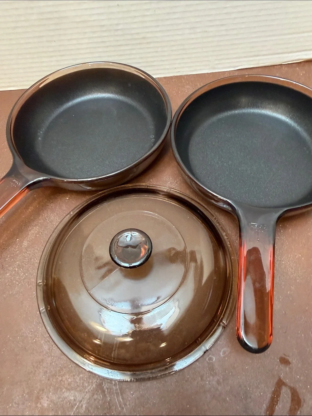 2 Vision Corning Ware 6A Amber Glass Teflon Coated 7” Skillet w/one lid